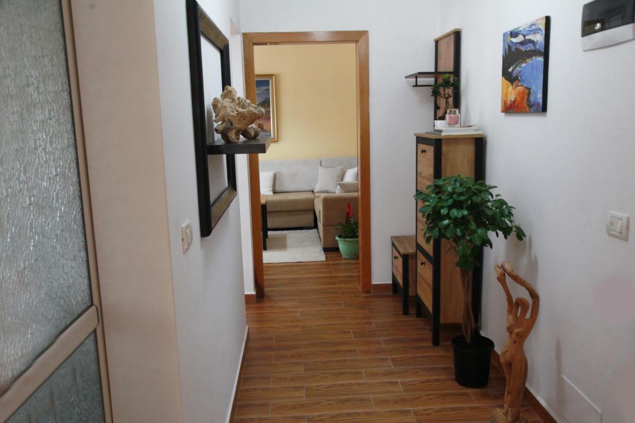 Cozy Central Apartment Tiranë Luaran gambar