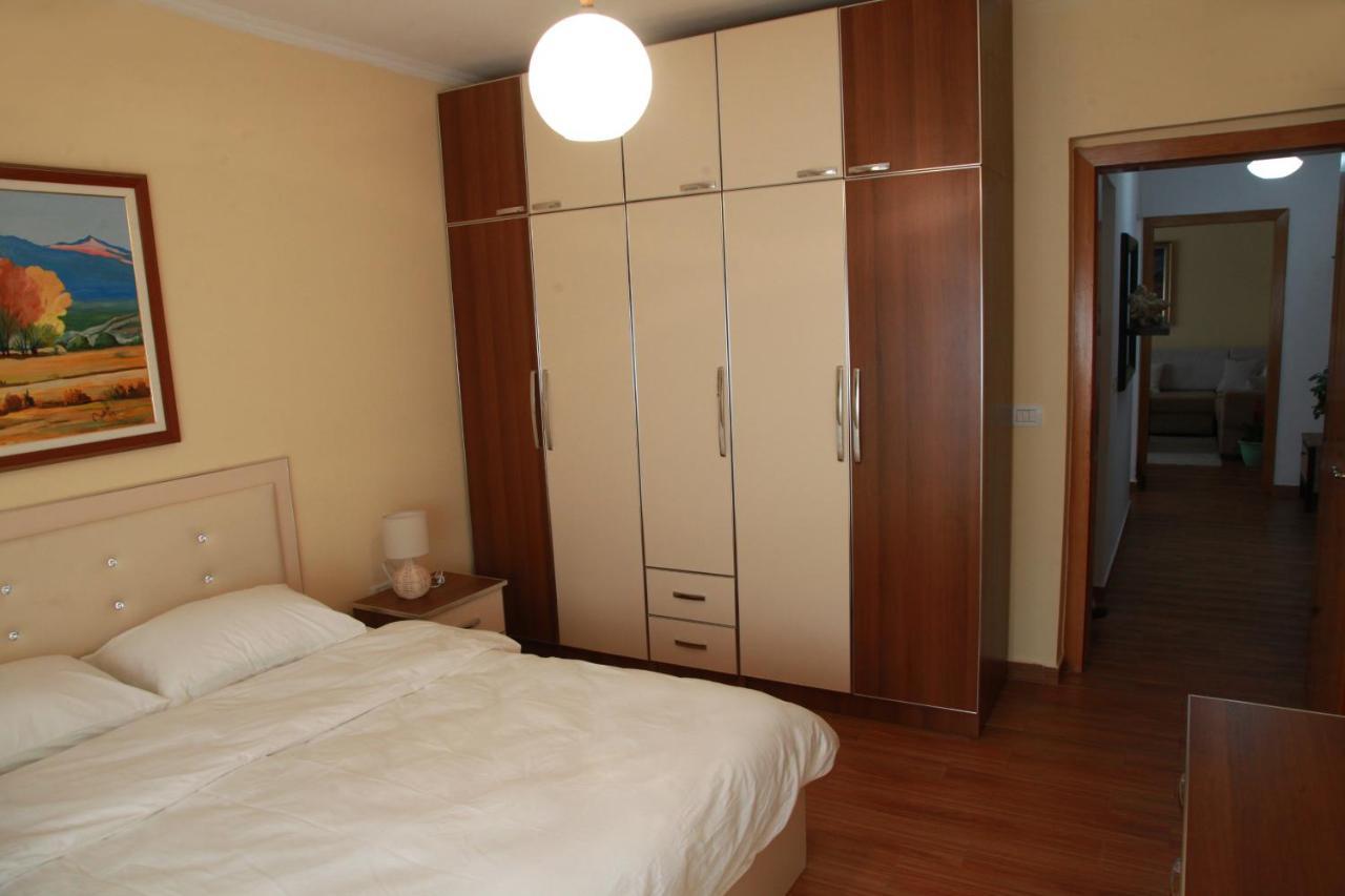 Cozy Central Apartment Tiranë Luaran gambar